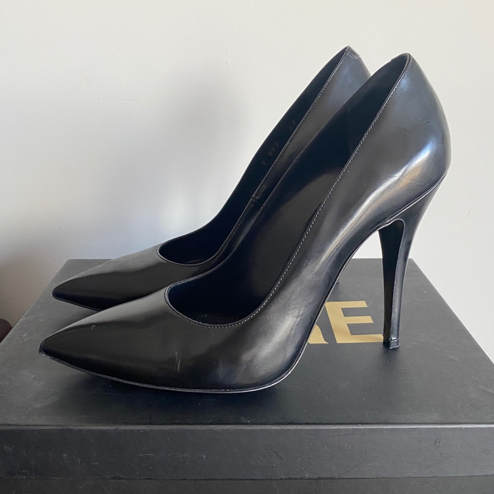 LISTING ENDS 12/18 LERRE Black Leather High Heel Pumps 39